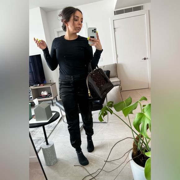 Louis Vuitton alma MM in excellent condition - color Vernis Amarante - Picture 12 of 14